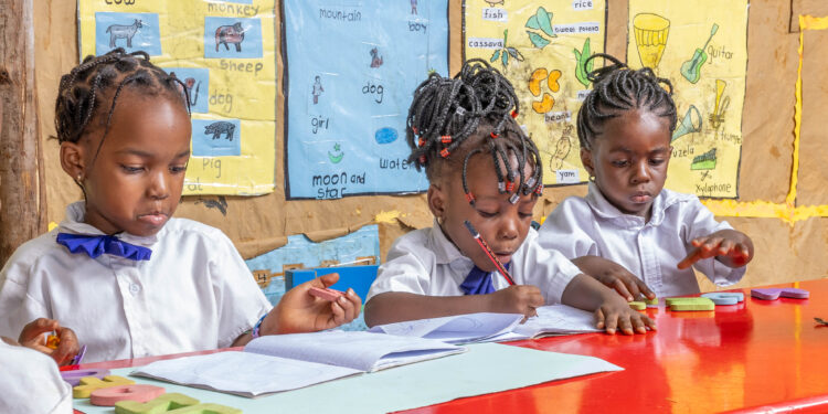 Congolese School in Uganda Gives Girls Second Chance at Education