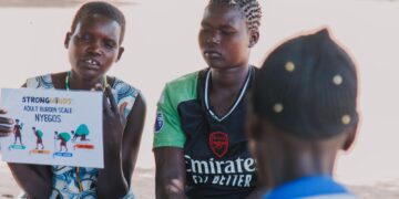 Neighborhood Talk Therapy Unites Mother Amid Family Pressure